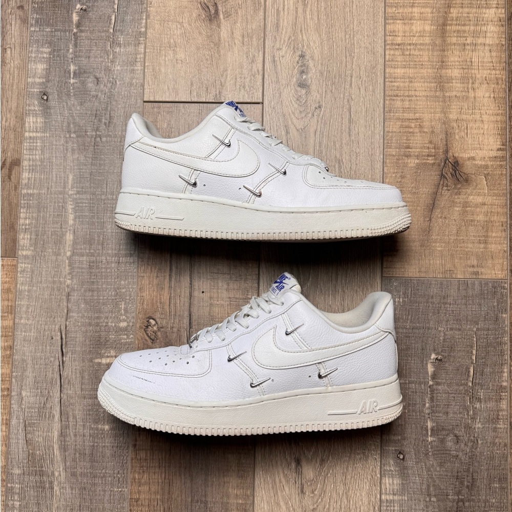 Nike Woman’s Air Force 1 White Sneakers